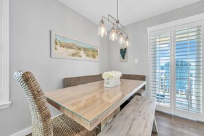 Condo, varias camas, vista a la alberca (St. Martin Beachwalk Villas 433) | Restaurantes