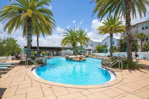 House, Multiple Beds (Peace of Blue) | Pool