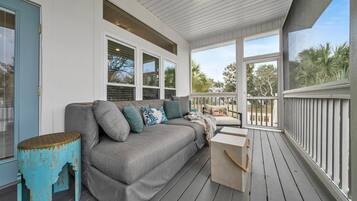 House, Multiple Beds (Cloud Nine) | Living area