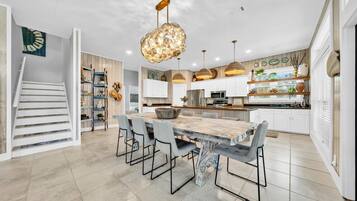 Casa, varias camas (Cloud Nine) | Restaurantes