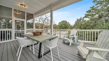 Casa, varias camas (Cloud Nine) | Restaurante al aire libre