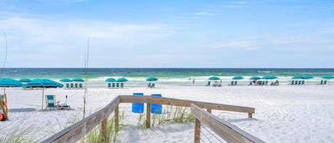 Rumah, Beberapa Tempat Tidur (A Spyglass) | Pantai | Pantai pribadi dan pasir putih