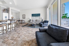 Living area - St. Croix 206 at Silver Shells (Destin)