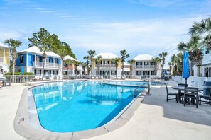 Apartment, Mehrere Betten (Crystal Village II, Unit 10B) | Pool | Außenpool