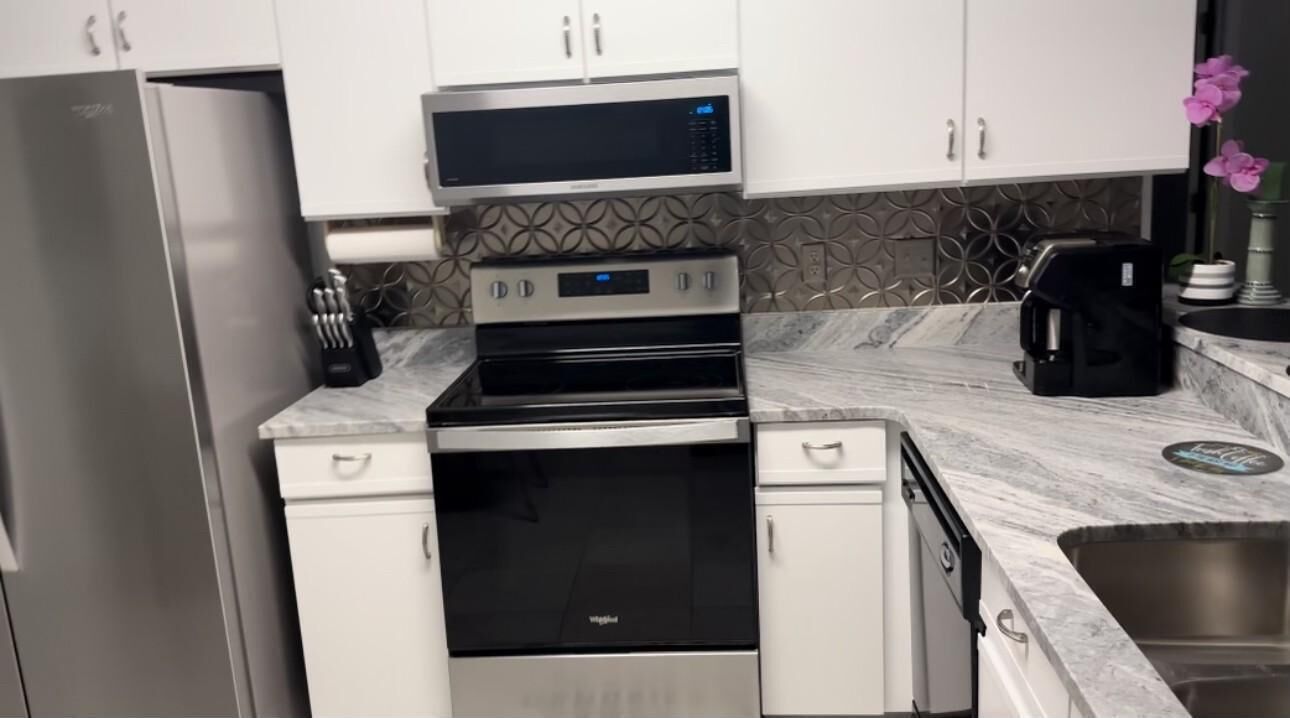 公寓式客房, 多张床 (Crystal Village II, Unit 10B) | 私人厨房 | 烤箱、烤面包机