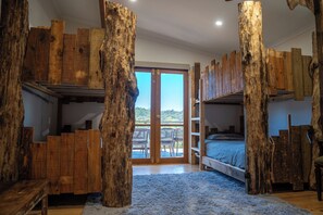 5 chambres, fer et planche à repasser, accès à Internet, literie fournie