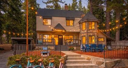 7BR Summer Oasis: Bikes, SUPs & Walk to Lake!