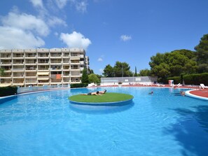 Pool - Beautiful apartment for 4 guests with A/C, pool, WIFI, TV and terrace (Salou)