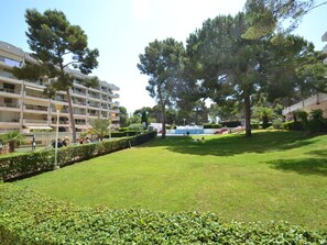 Property grounds - Beautiful apartment for 4 guests with A/C, pool, WIFI, TV and terrace (Salou)