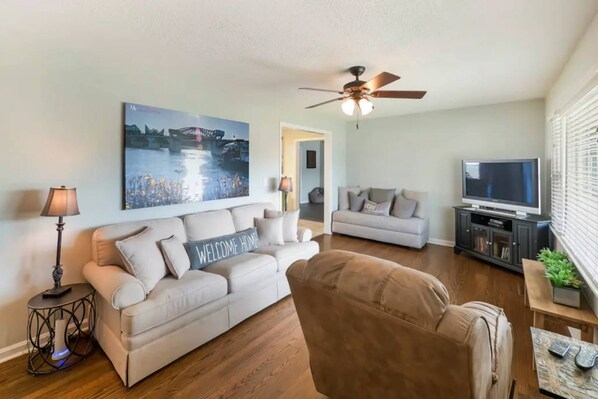 Téléviseur, lecteur de DVD