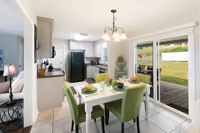 Pets Welcome - 5 Miles to Downtown Chattanooga; Quiet Neighborhood, Dog-friendly home w/Fence