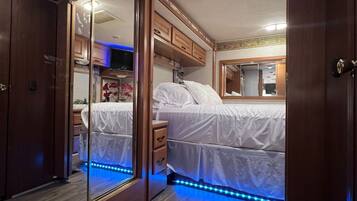 1 habitación, wifi y ropa de cama