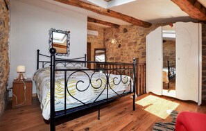 1 habitación y ropa de cama 
