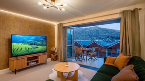 TV, offices - The Nugget-Free Parking-Direct Lake Access (Queenstown)