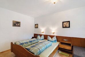 1 bedroom, free WiFi, bed sheets - Apartment C, 45 sqm with Private Terrace, Shared Garden and Wi-Fi (Freudenstadt)