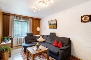 TV, tavolo da ping pong