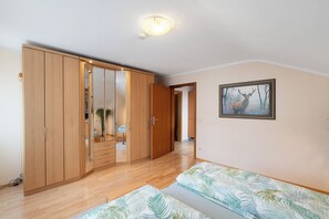 1 bedroom, free WiFi, bed sheets - Apartment 'Ferienwohnung A, 57 Qm' with Shared Terrace, Shared Garden and Wi-Fi (Freudenstadt)