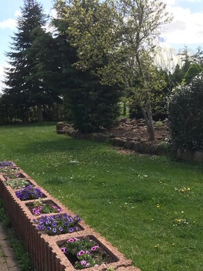 Property grounds - Apartment 'Ruhiges Nest Mit Sauna Und Garten' with Shared Garden and Wi-Fi (Jessen (Elster))