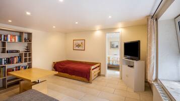 1 chambre, fer et planche Ă repasser, Wi-Fi gratuit, draps fournis