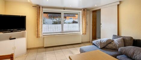 Télévision, table de tennis de table