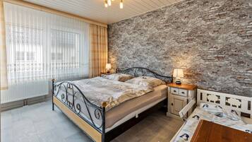2 Schlafzimmer, Bügeleisen/Bügelbrett, kostenloses WLAN, Bettwäsche