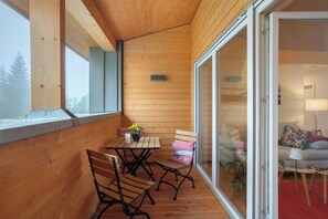 Outdoor dining - Apartment 'Hedi' with Mountain View, Balcony and Wi-Fi (Feldberg (Schwarzwald))