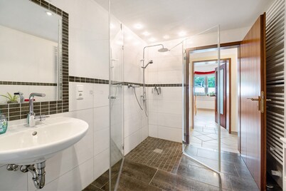 Apartment 'Tibo' with Private Terrace, Private Garden and Wi-Fi