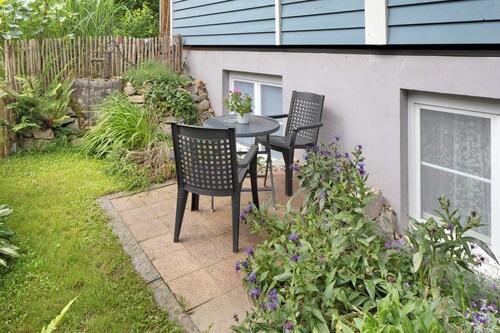 Studio Apartment 'Ferienwohnung Zur Schauinslandbahn' with Mountain View, Private Terrace and Wi-Fi