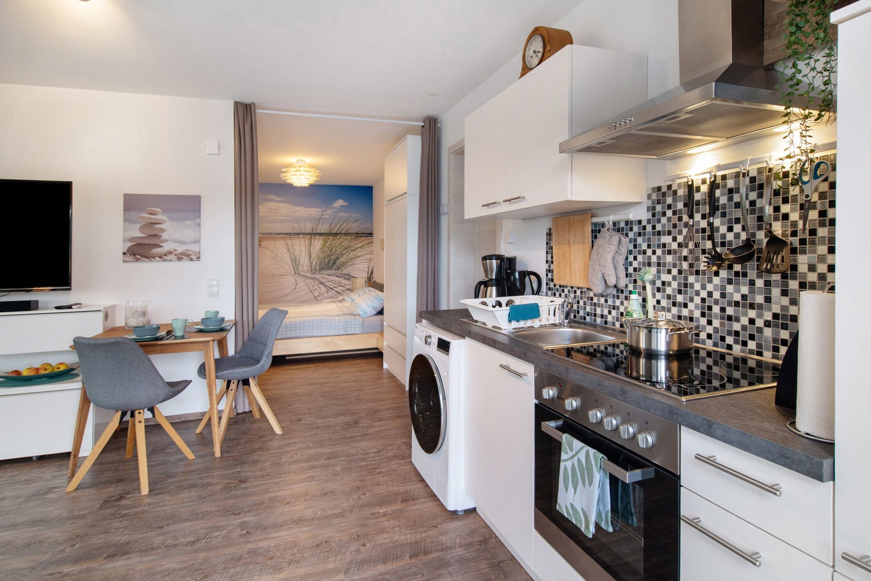 雪櫃、微波爐、焗爐、爐具