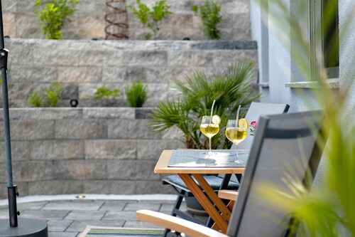 Ferienwohnung mit eigenem Eingang und privater Terrasse, WLAN und Klimaanlage