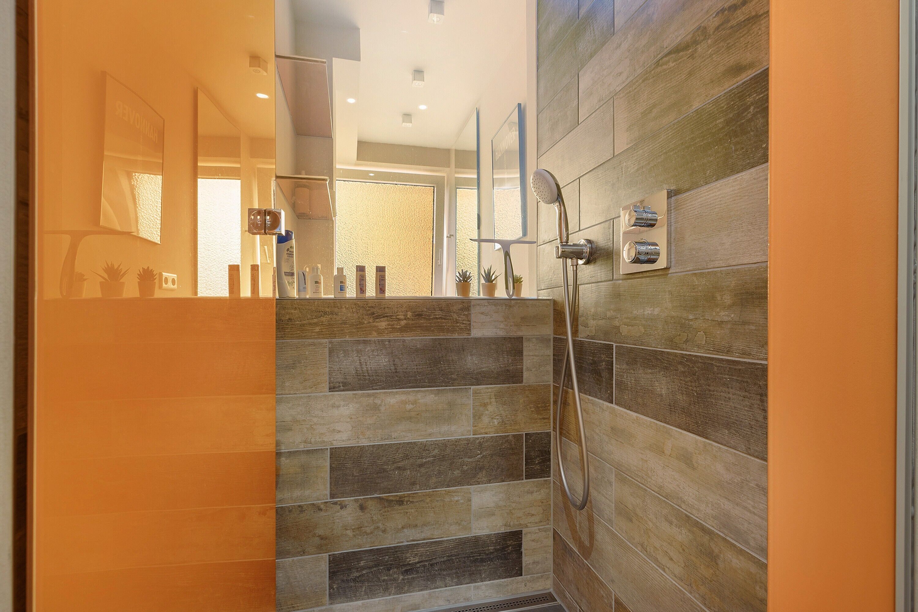 Shower, towels