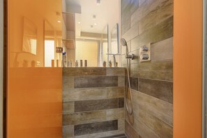 Douche, serviettes fournies
