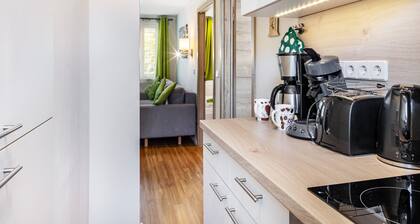Holiday Home 'Ferienhaus Zauneidechse' with Private Terrace, Private Garden and Wi-Fi