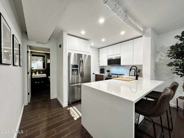 Microwave, oven, stovetop, dishwasher