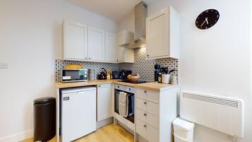 Microwave, oven, coffee/tea maker, toaster