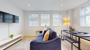 TV - Cohost Partners Cozy 1BR Free Parking (Cardiff)