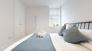 1 chambre, fer et planche à repasser, accès Internet, draps fournis