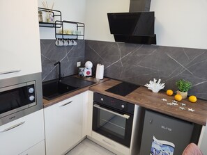 Fridge, microwave, oven, dishwasher