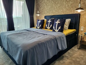 2 bedrooms, iron/ironing board, WiFi, bed sheets - Sea View Luxury Appartment (Varna)