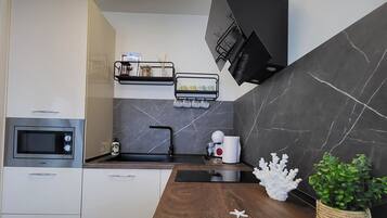 Réfrigérateur, micro-ondes, four, lave-vaisselle