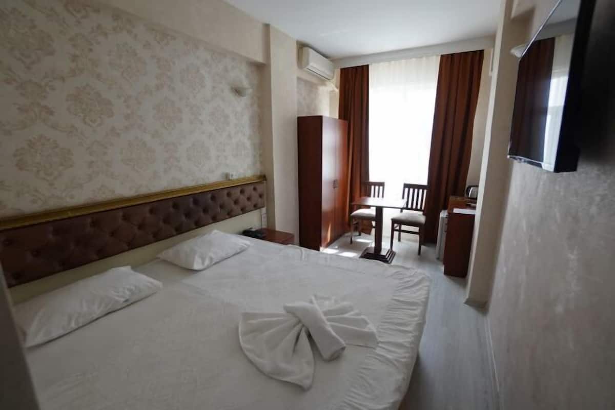 Escrivaninha, Wi-Fi de cortesia, roupa de cama