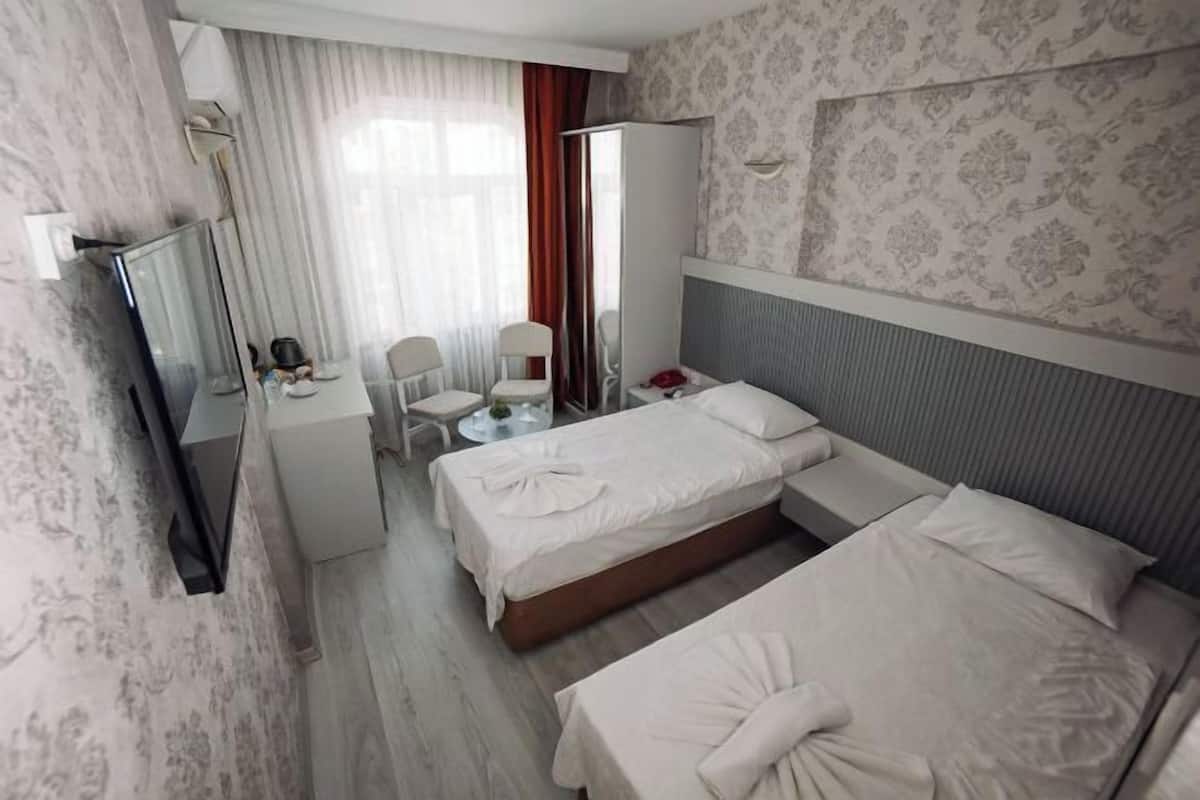 1 bedroom, desk, free WiFi, bed sheets