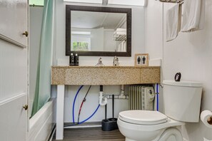 Towels, toilet paper