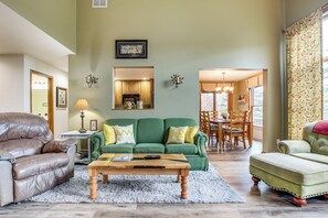 TV, fireplace, books - Door County Townhome: Pool Access, 1 Mi to Beach! (Egg Harbor)