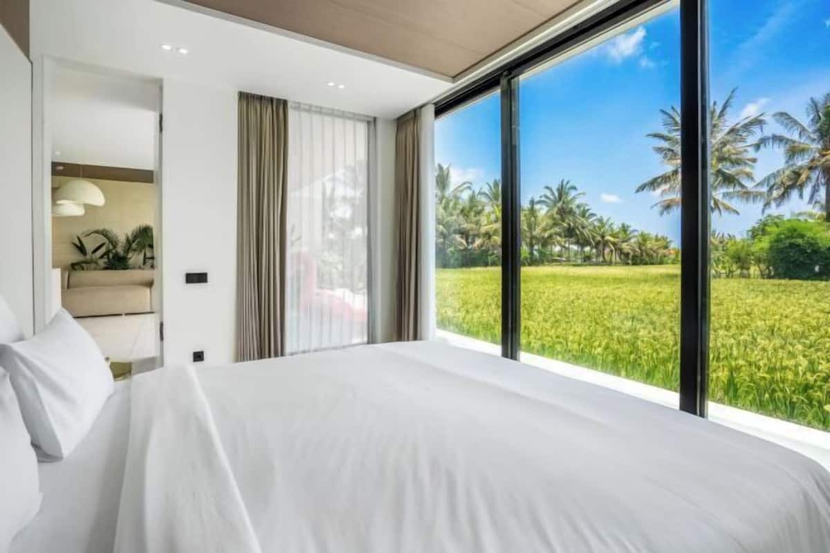 2 bedrooms, laptop workspace, cots/infant beds, free WiFi