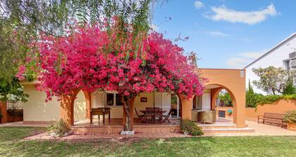 4 bedroom beach front home in Sagunto