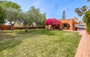 Exterior - Nice home in Sagunto with kitchenette (Sagunto)