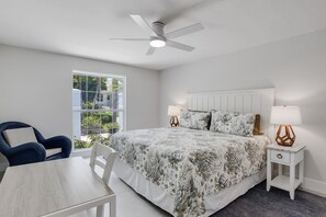 4 bedrooms, desk, iron/ironing board, WiFi