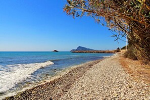 Una playa cerca