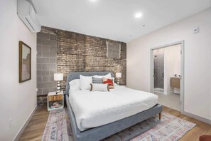 1 makuuhuone, työpöytä, silitysrauta/-lauta, Wi-Fi